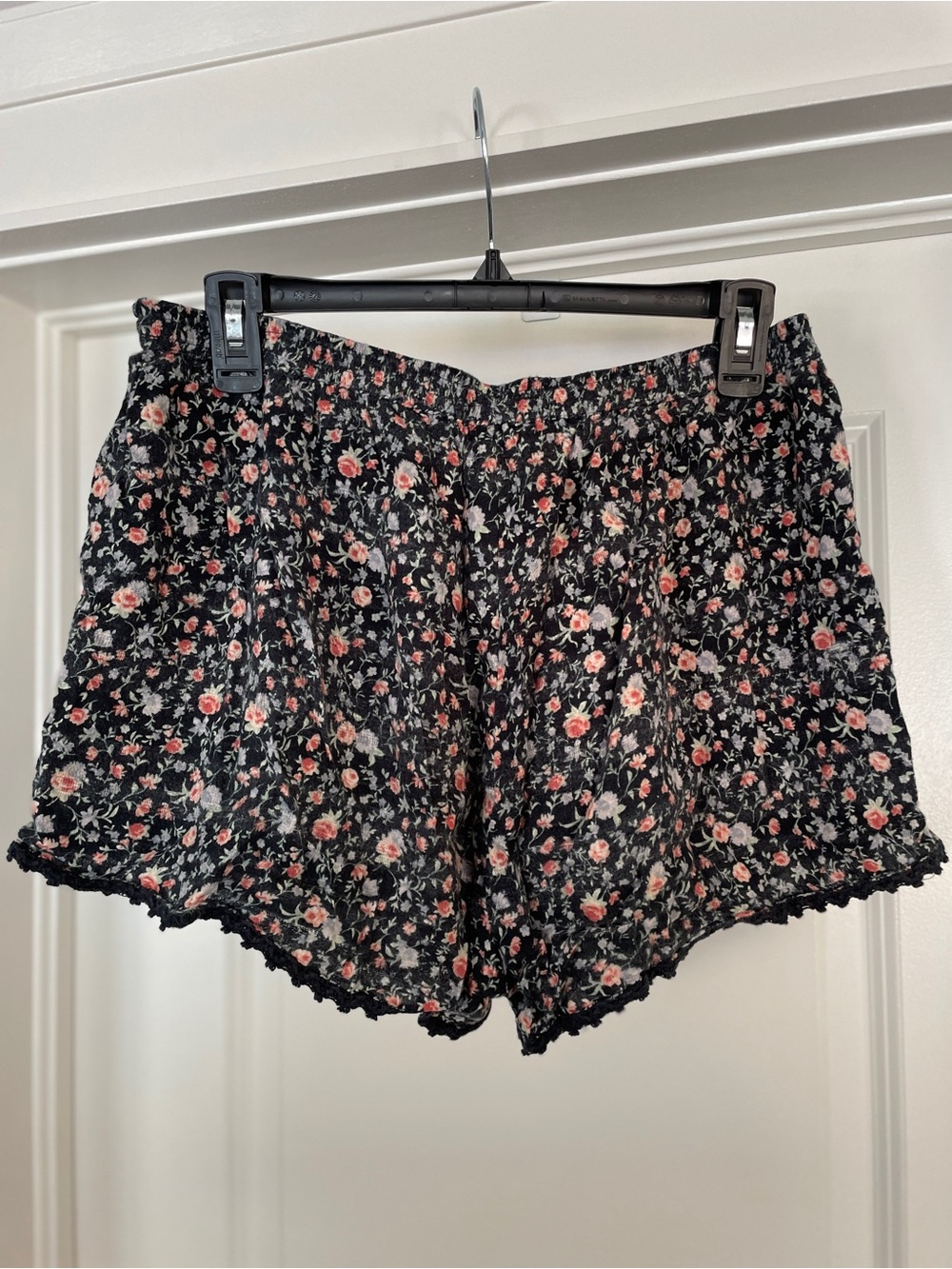 American Eagle Outfitters Black Floral Lace-Trim Shorts - Picture 7 of 8